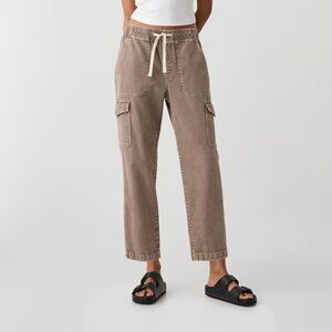 Women GAP Mid Rise Easy Cargo Jeans Tapered Leg  in Mushroom Size Small